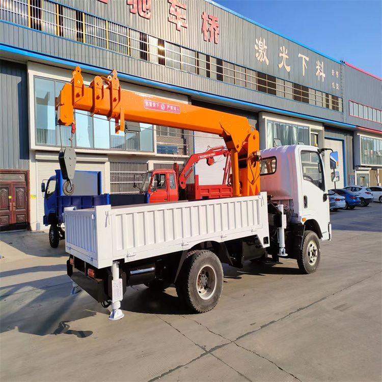 榆林市三轮随车吊定制 农用改装机自备吊中瑞长期出售